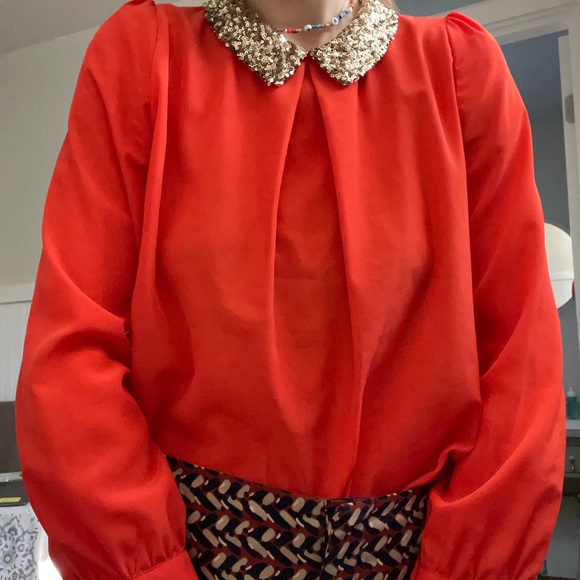 Orange shirt with a sequinned collar - Picture 2 of 3